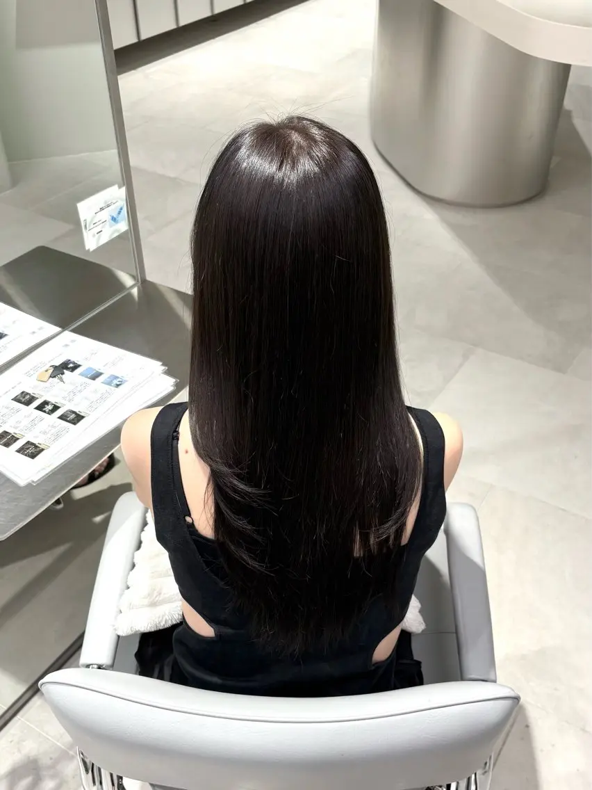 ロング カラー ヘアカラー 衞本 桃奈のヘアスタイル
