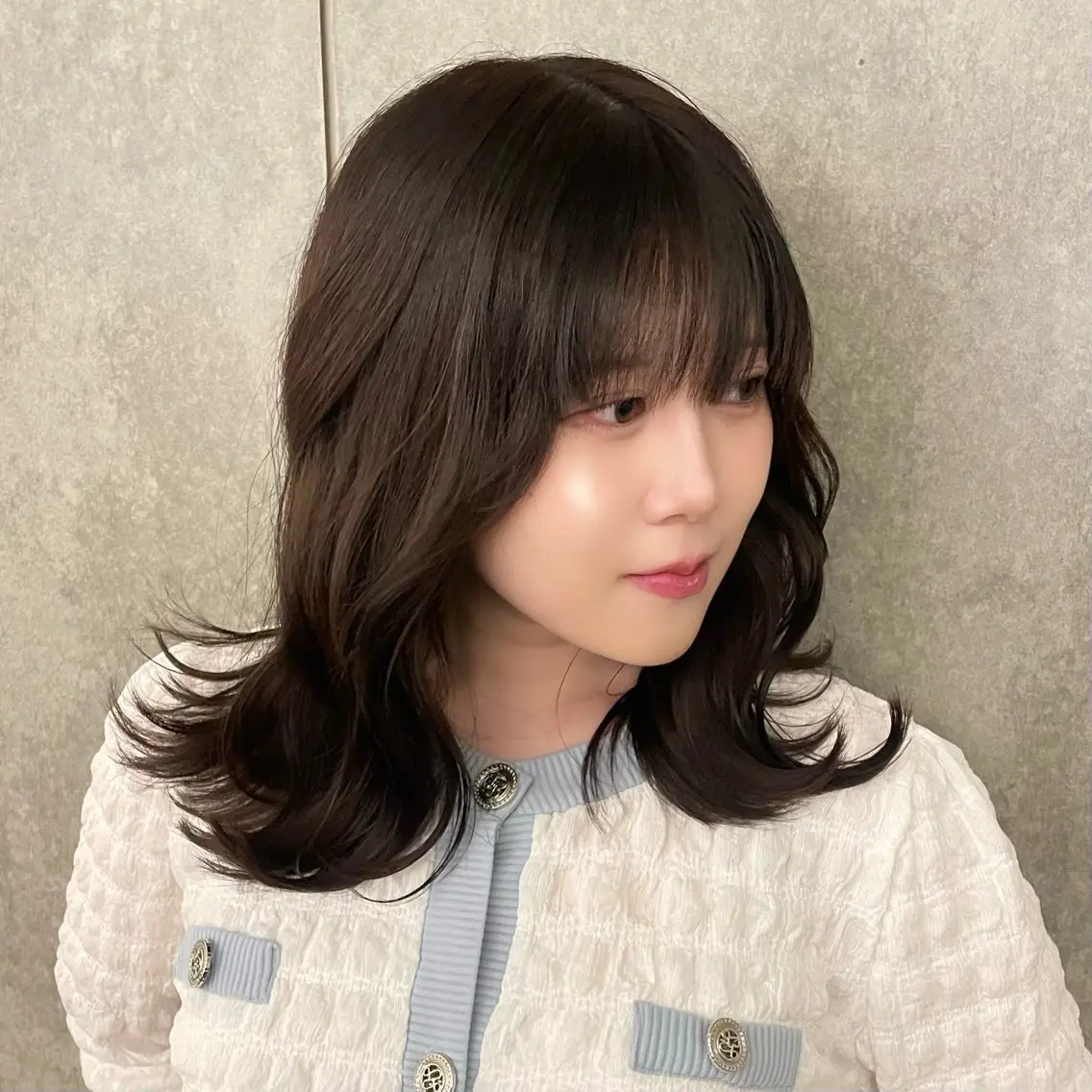 セミロング 石崎 はるかのヘアスタイル