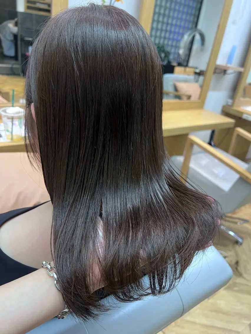 ロング ひなこ♡縮毛矯正/ 艶カラー🤍透明感のヘアスタイル