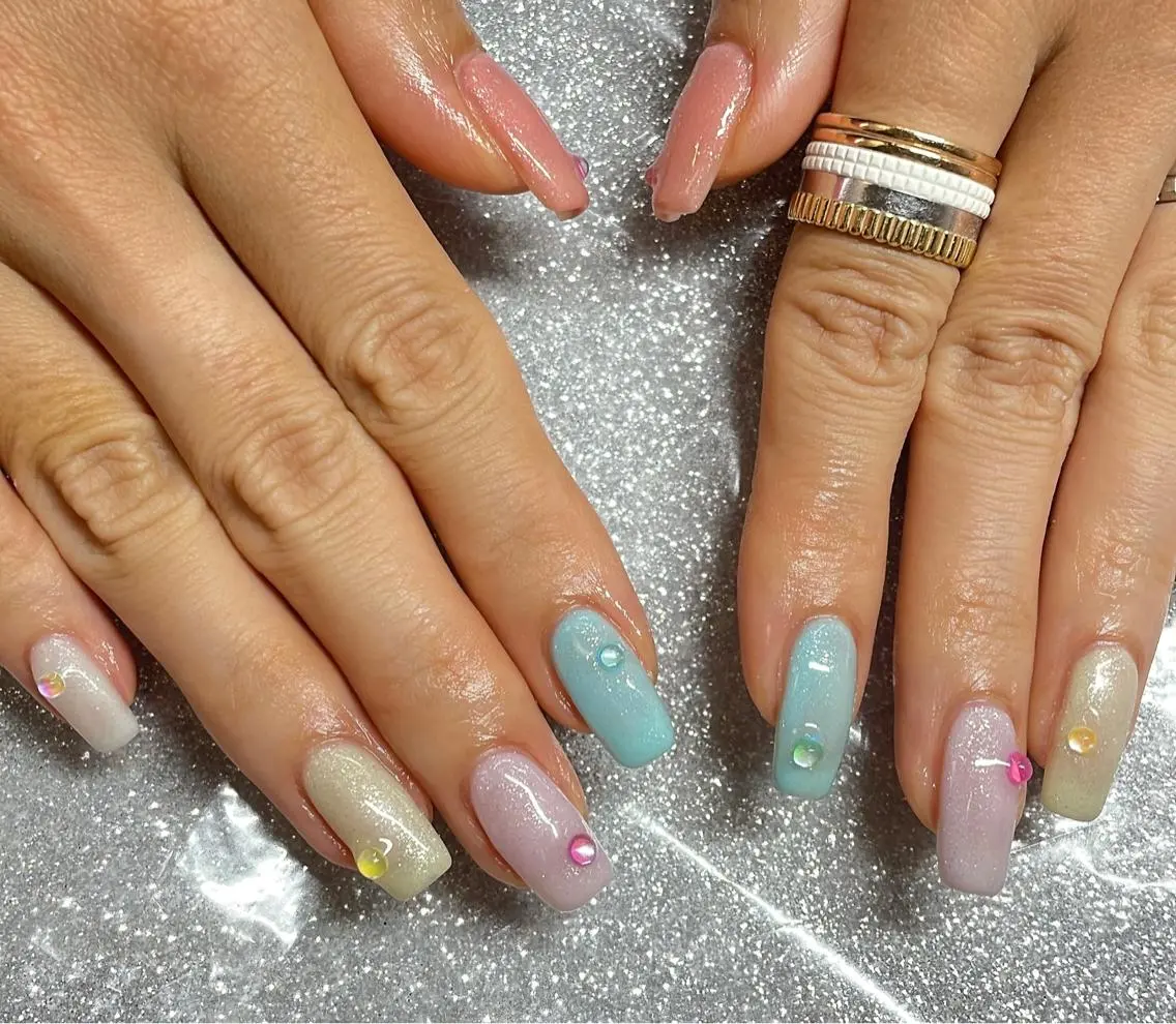 ネイル ハンドネイル VIERU 🌈🎀💖のネイルデザイン