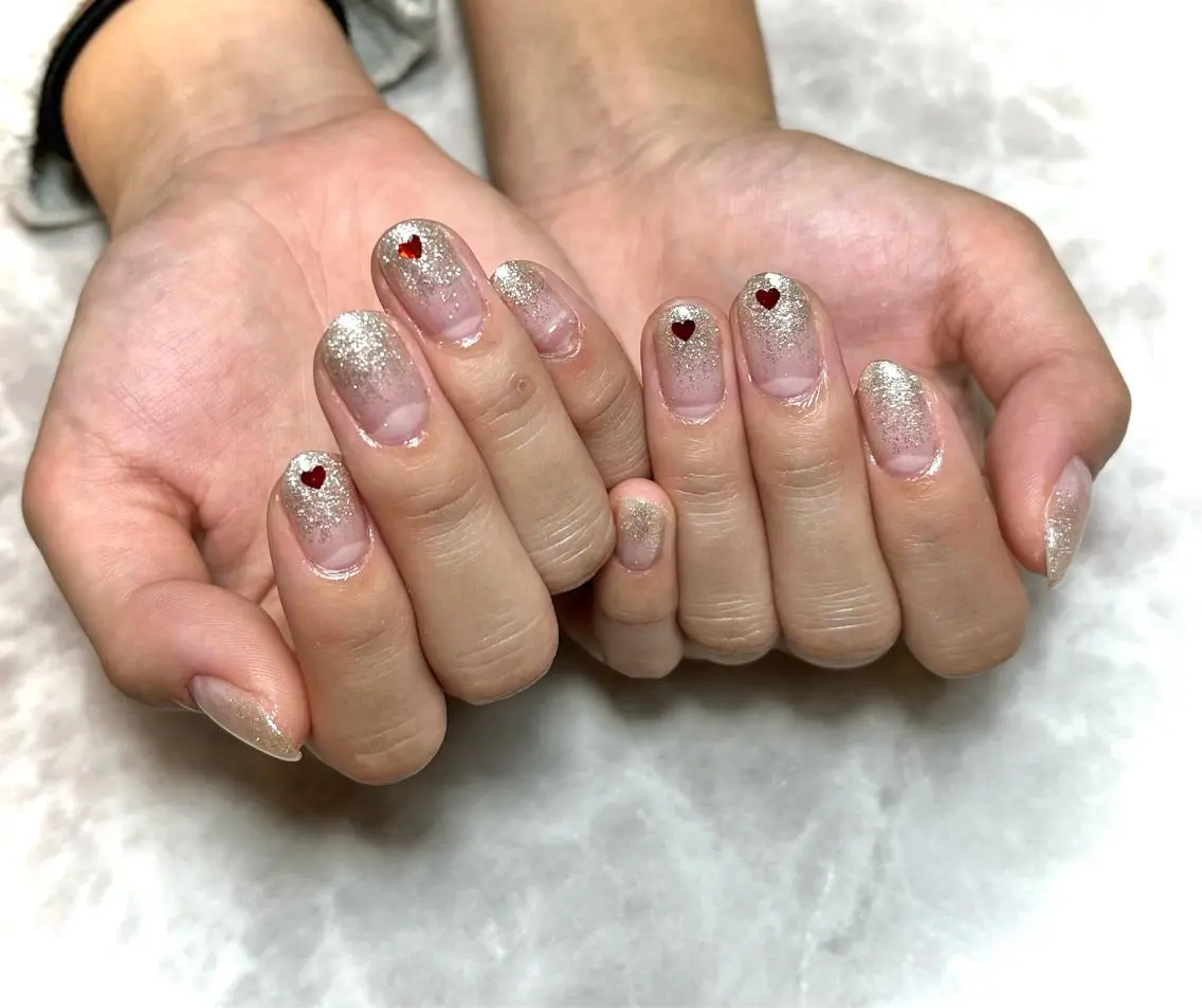 ネイル 成人式 ジェルネイル ハート キラキラネイル 韓国ネイル nails' it...のネイルデザイン