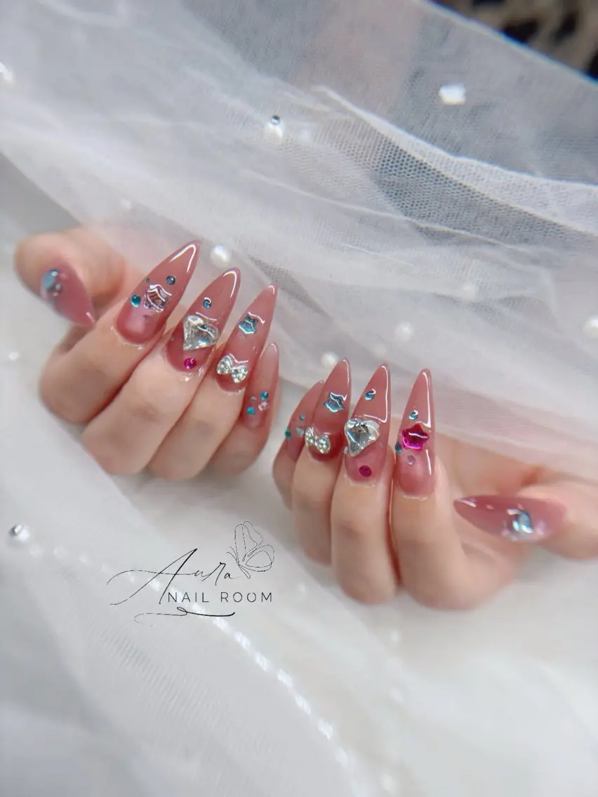 ネイル Aura Nail Roomのネイルデザイン