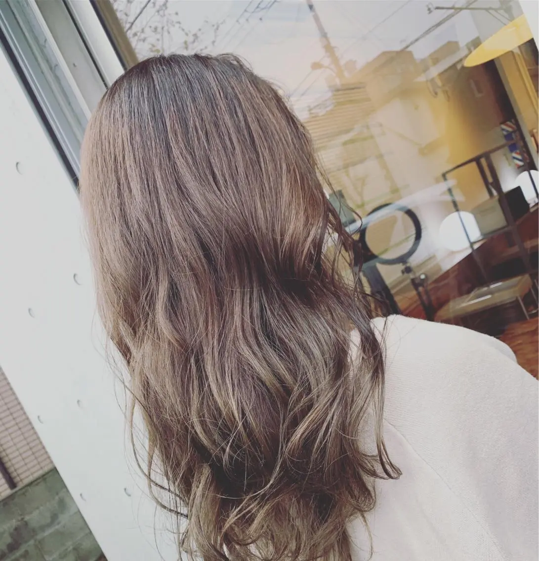 ロング カラー ブリーチ 透明感カラー ブリーチなしカラー 通い続けられるサロン ママ美容師　明日香のヘアスタイル