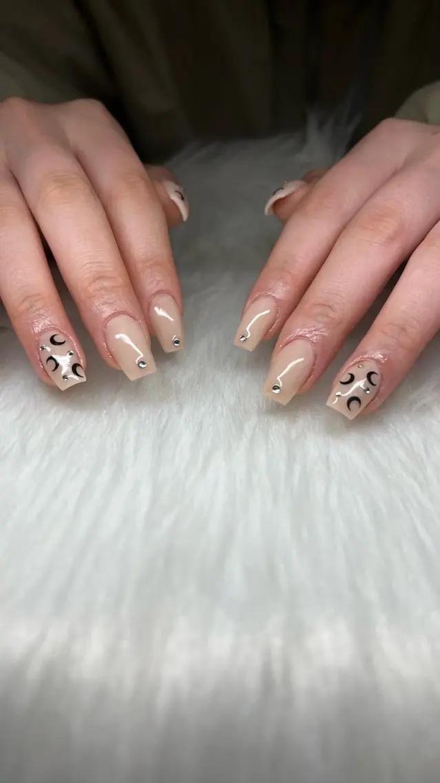 ネイル スカルプネイル 𝐧𝐚𝐢𝐥 𝐌𝐢𝐖𝐢𝐢のネイルデザイン