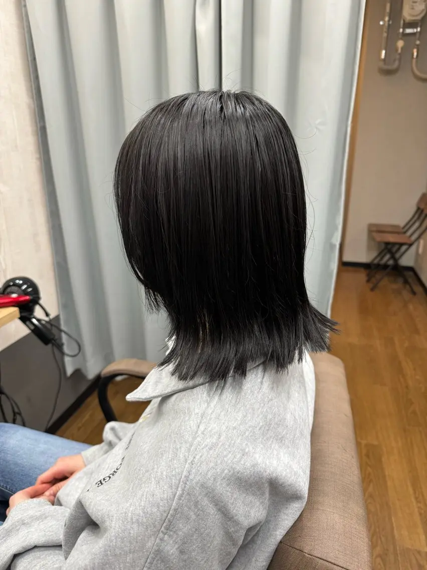 ミディアム カラー 黒髪 ブルーカラー ブルーブラック TELA HAIR 幕張本郷店 千尋のヘアスタイル