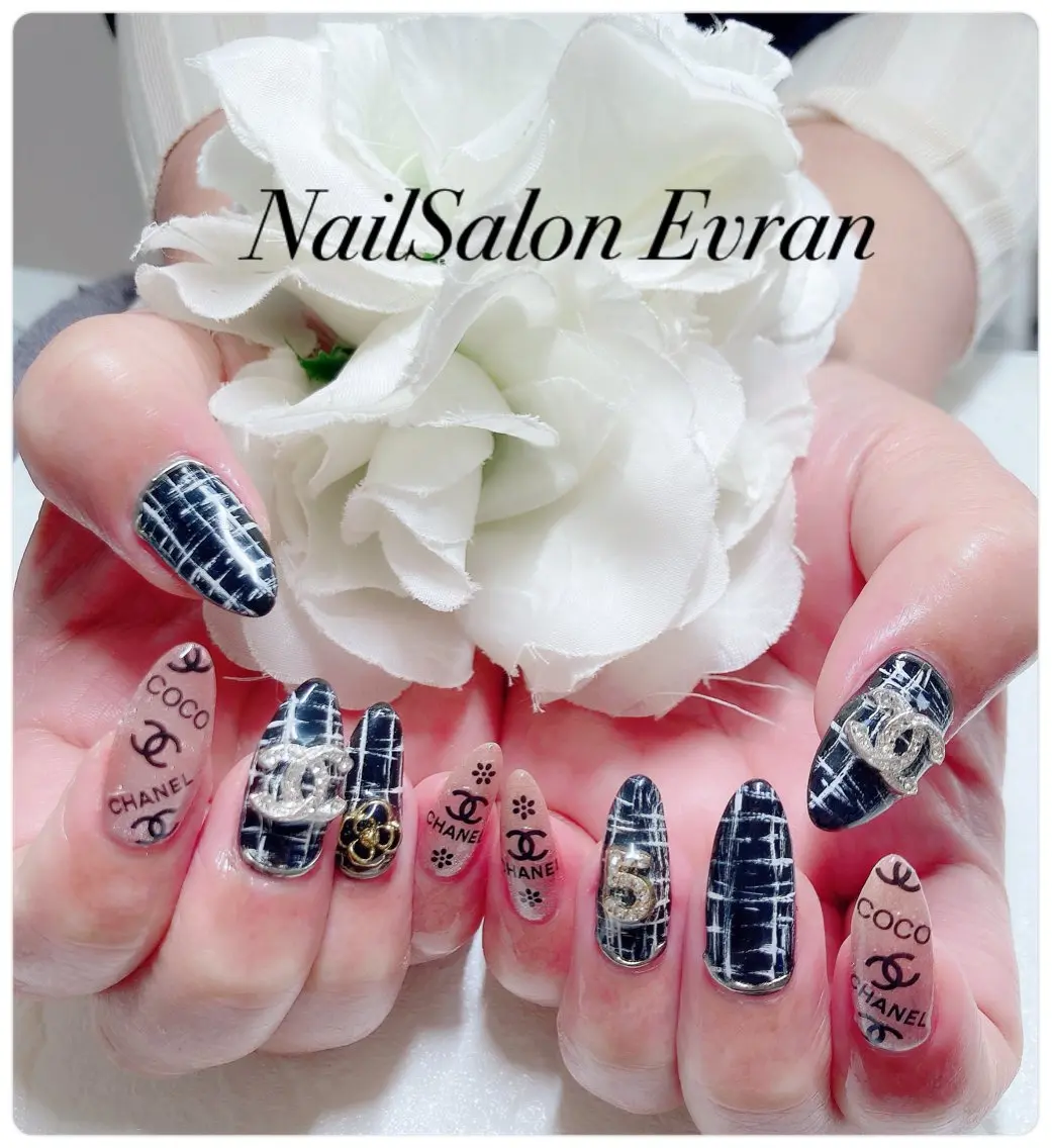 ネイル アートネイル フレンチネイル マグネットネイル 持ち込み ニュアンスネイル Nail salon Evranのネイルデザイン