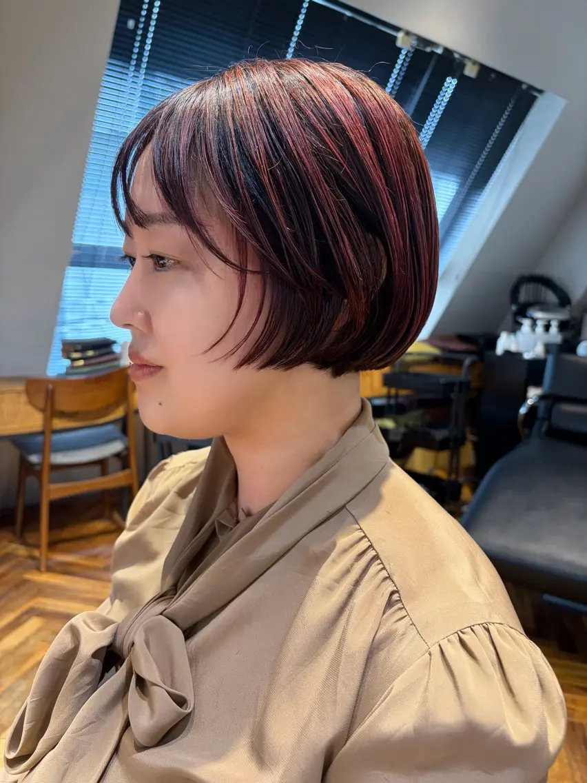 ショート カラー ヘアアレンジ ショートボブ ブリーチ ケアブリーチ ダブルカラー ハイライトカラー カット ヘアカラー トリートメント misa🫧ナチュラ ル縮毛矯正/髪質改善のヘアスタイル
