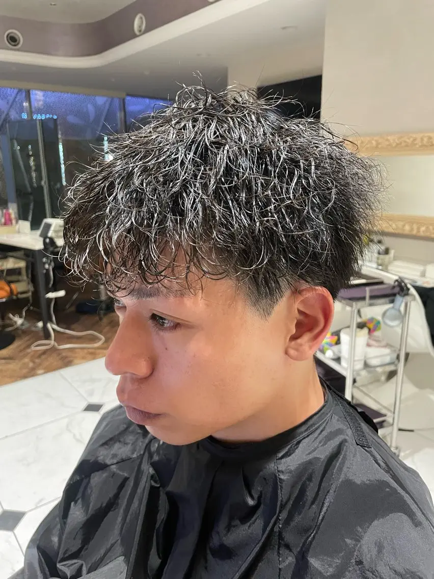 パーマ メンズ メンズパーマ 波巻きパーマ 松田 響のヘアスタイル
