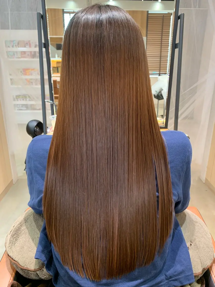 《乾かすだけで叶う艶髪》髪質改善トリートメント ¥13000の写真