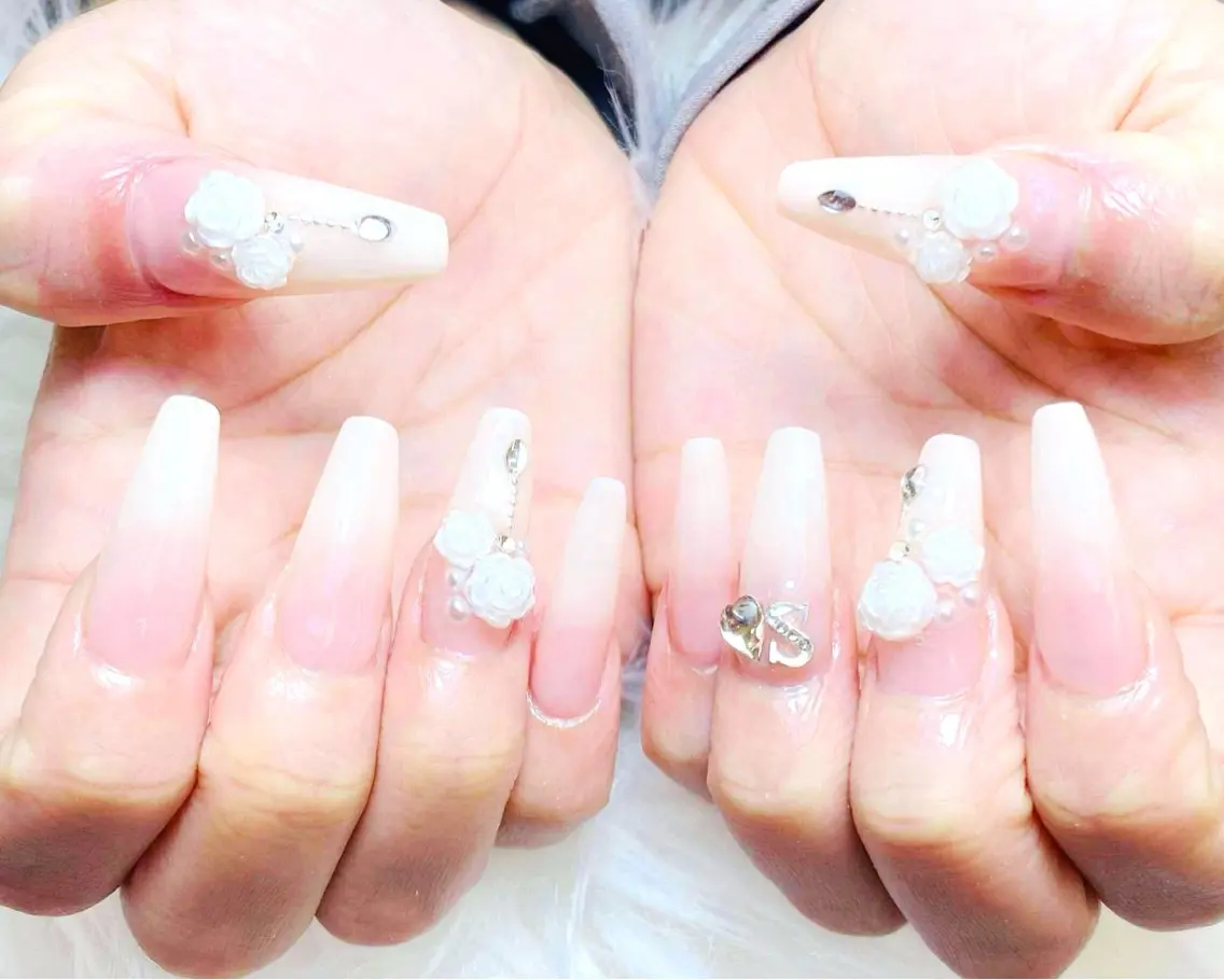 ネイル チークネイル 長さ出し フラッシュネイル フレンチネイル グラデーション ハンドネイル AN NAIL SALONのネイルデザイン