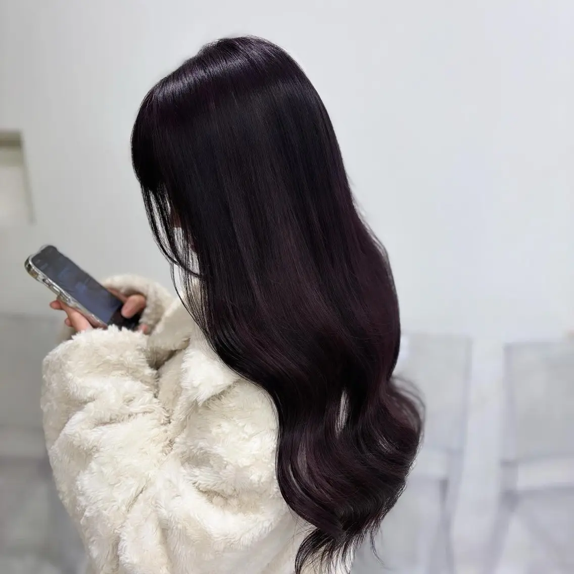 ロング カラー 🩵色落ち可愛い 寒色カラー🩵のヘアスタイル