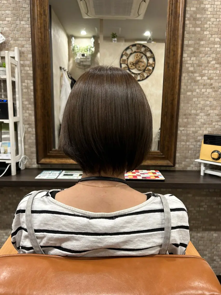 ミディアム カラー グレージュ オリーブグレージュ オリーブグレー ヘアカラー 塩田 悠のヘアスタイル