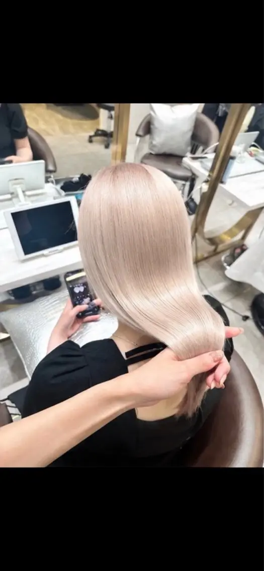カラー ハイトーンカラー ヘアカラー トリートメント ヘッドスパ Rio /ハイトーン /艶カラーのヘアスタイル