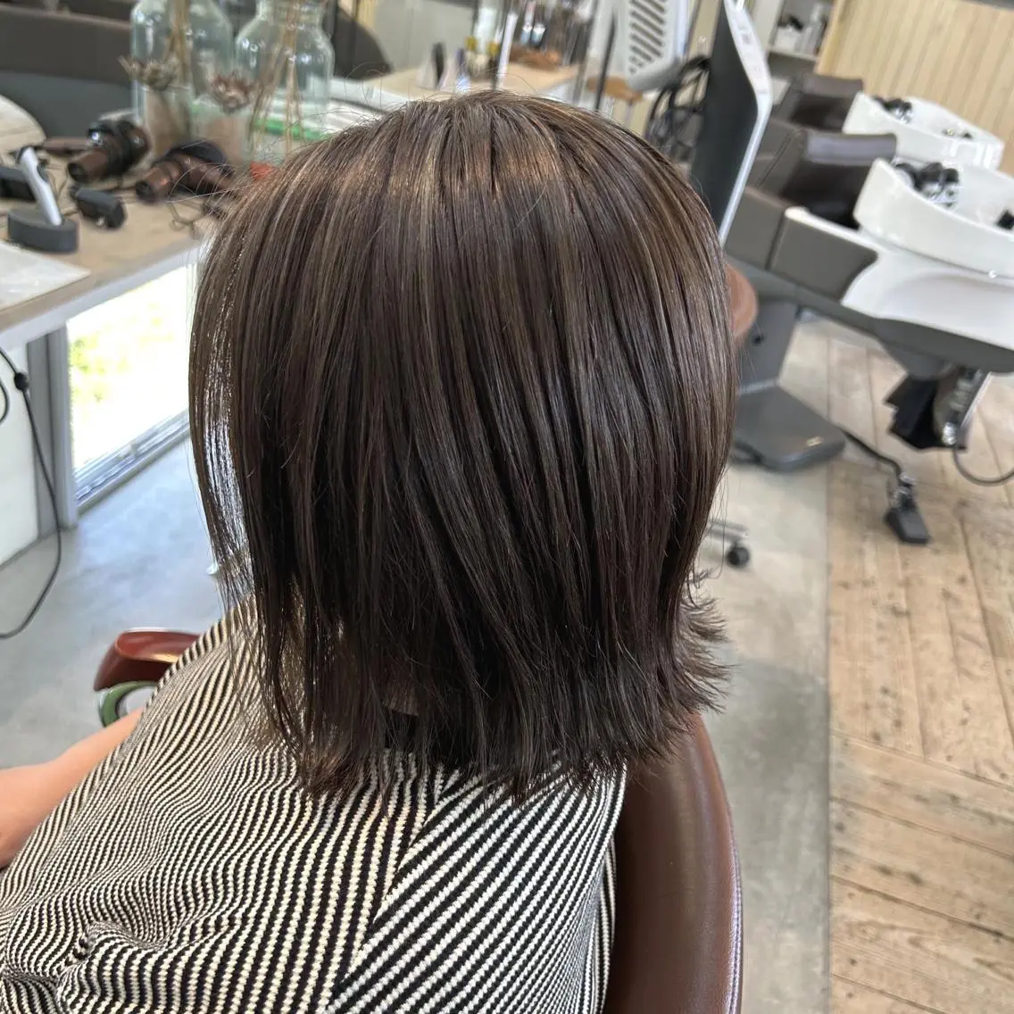 ミディアム カット ヘアカラー 綿貫 美雪のヘアスタイル