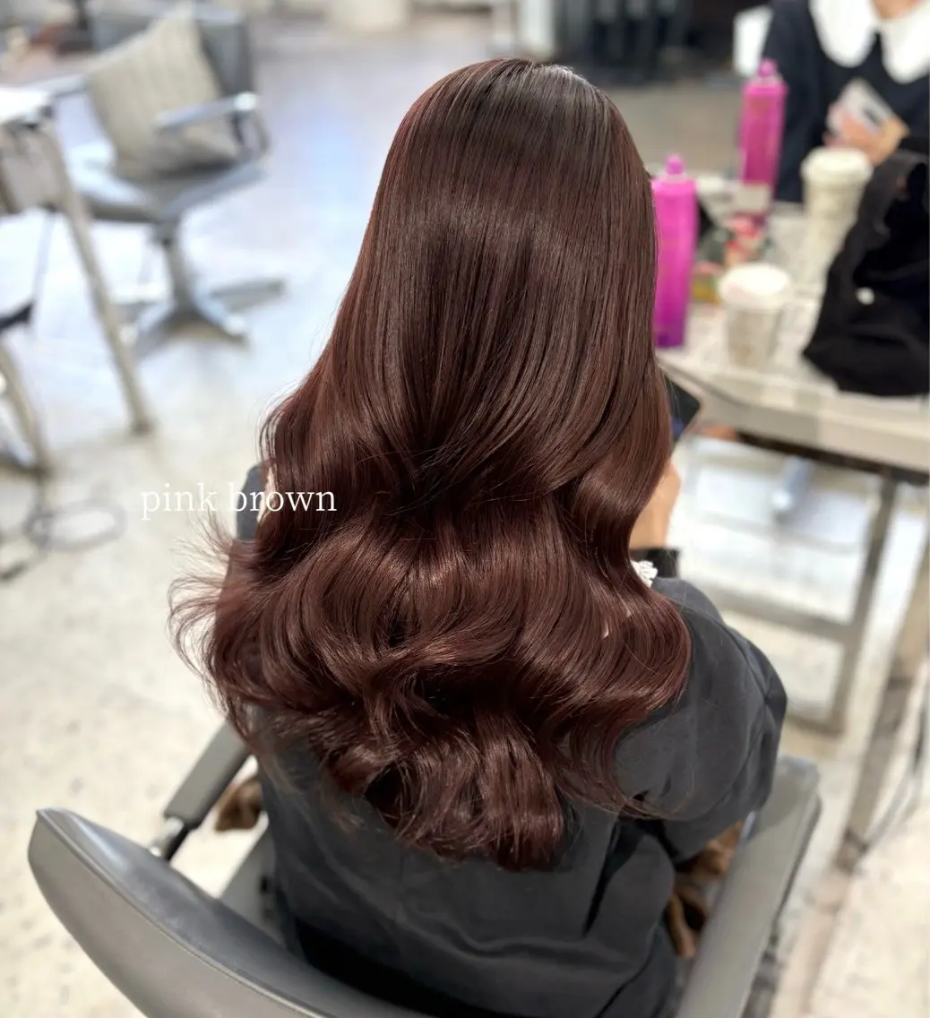ロング カラー ブラウンカラー ピンクカラー ピンクブラウン カット ヘアカラー トリートメント MEI🎀つやカラー 🎀レイヤー🎀渋谷のヘアスタイル
