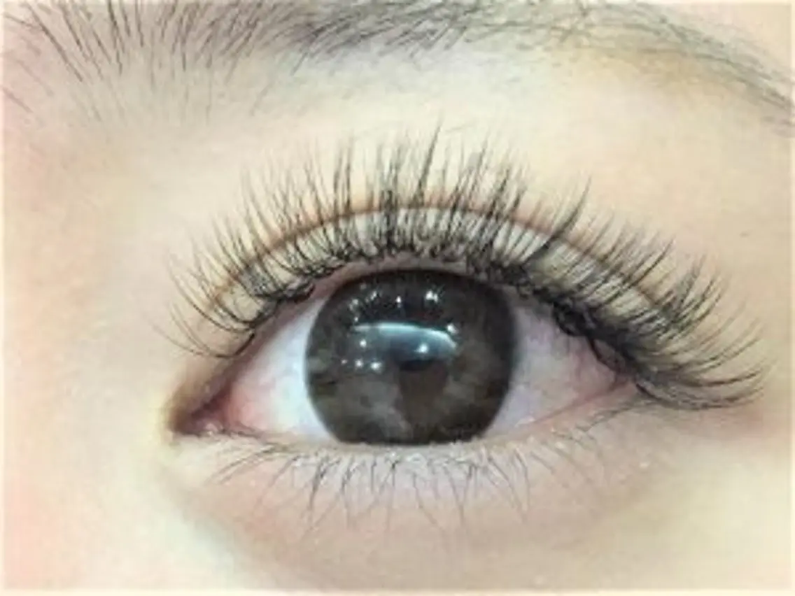 ボリュームラッシュ300本の写真