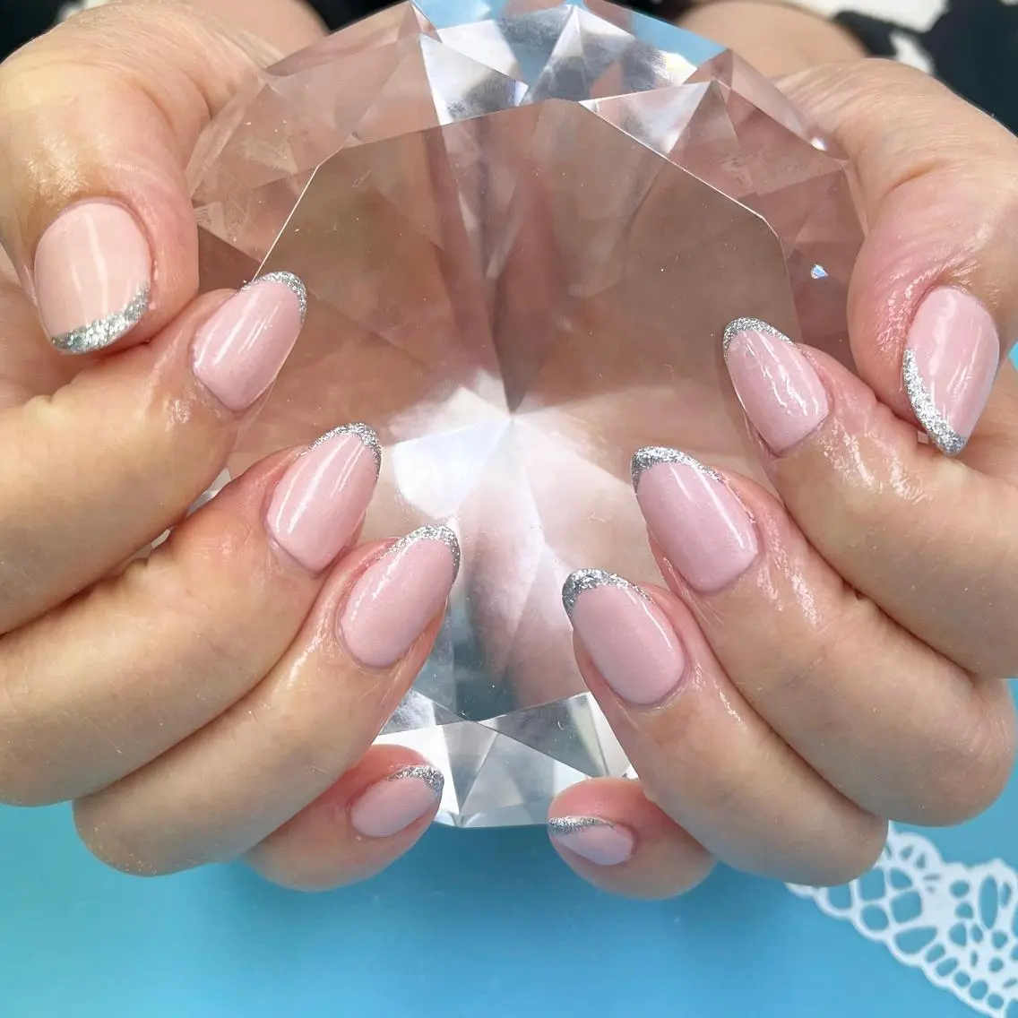 ネイル フレンチネイル ラメ(グリッター) BlueDaisy 栄本店のネイルデザイン