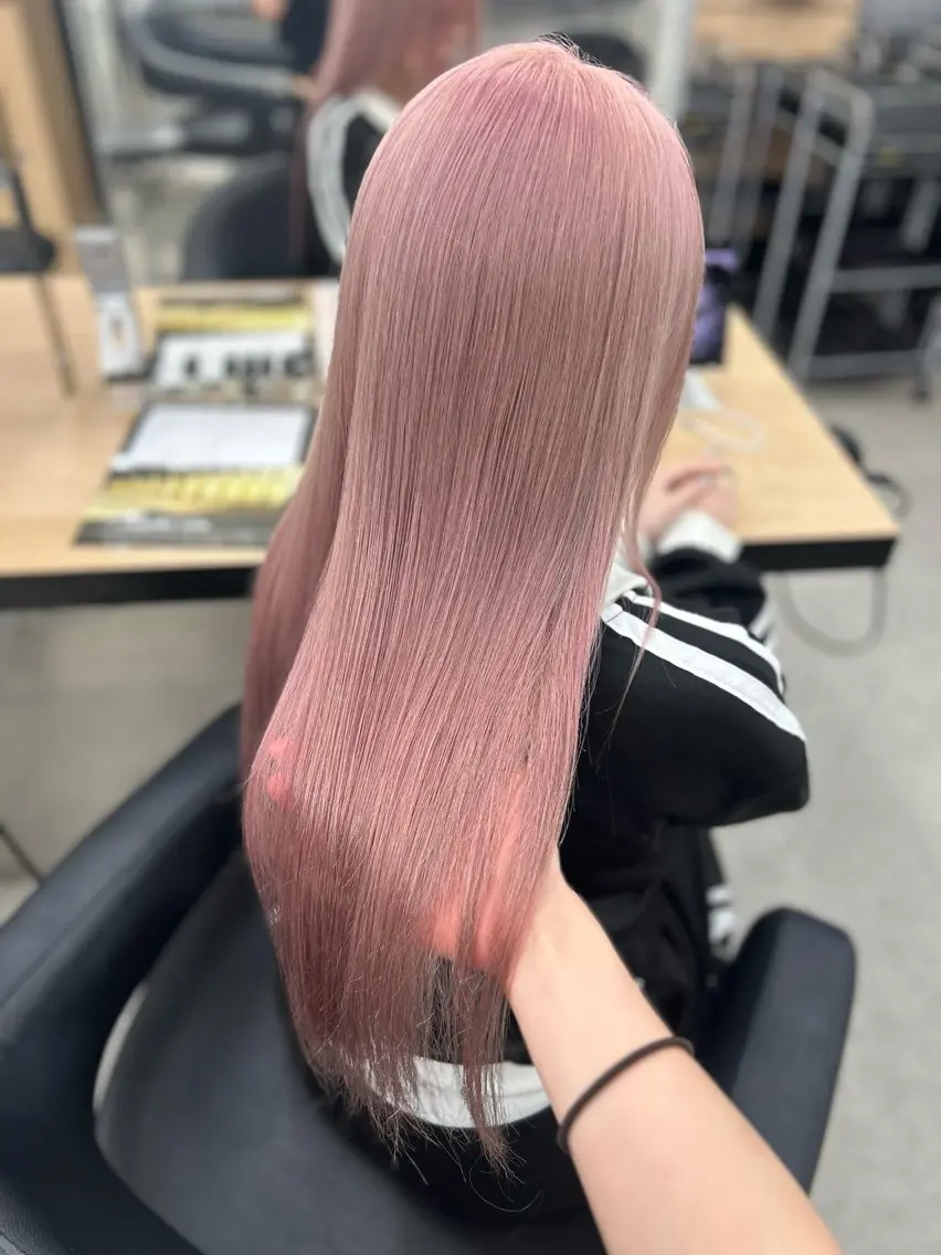 ロング カラー ヘアカラー トリートメント ヘッドスパ ヘアセット YUKA🤍ベージュ /ミルクティーのヘアスタイル
