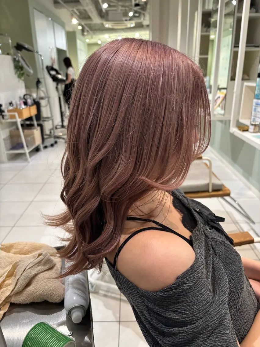 セミロング カラー ベージュカラー ダブルカラー ピンクカラー ピンクベージュ カット ヘアカラー 藤原 歩香のヘアスタイル