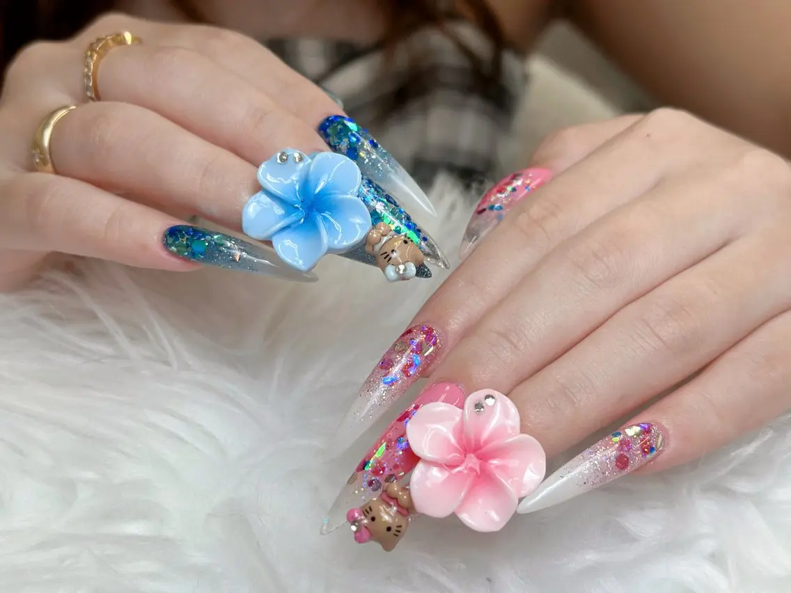 ネイル チークネイル ドット フレンチネイル グラデーション 韓国ネイル ハンドネイル Lisa Nail Salonのネイルデザイン