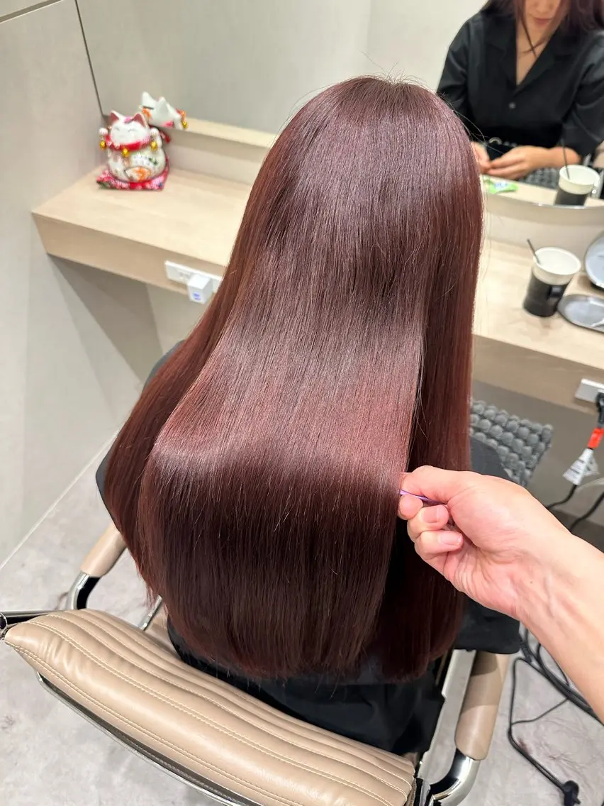 ロング カラー レッドカラー カット ヘアカラー KURO/縮毛矯正 /髪質改善/レイヤーのヘアスタイル