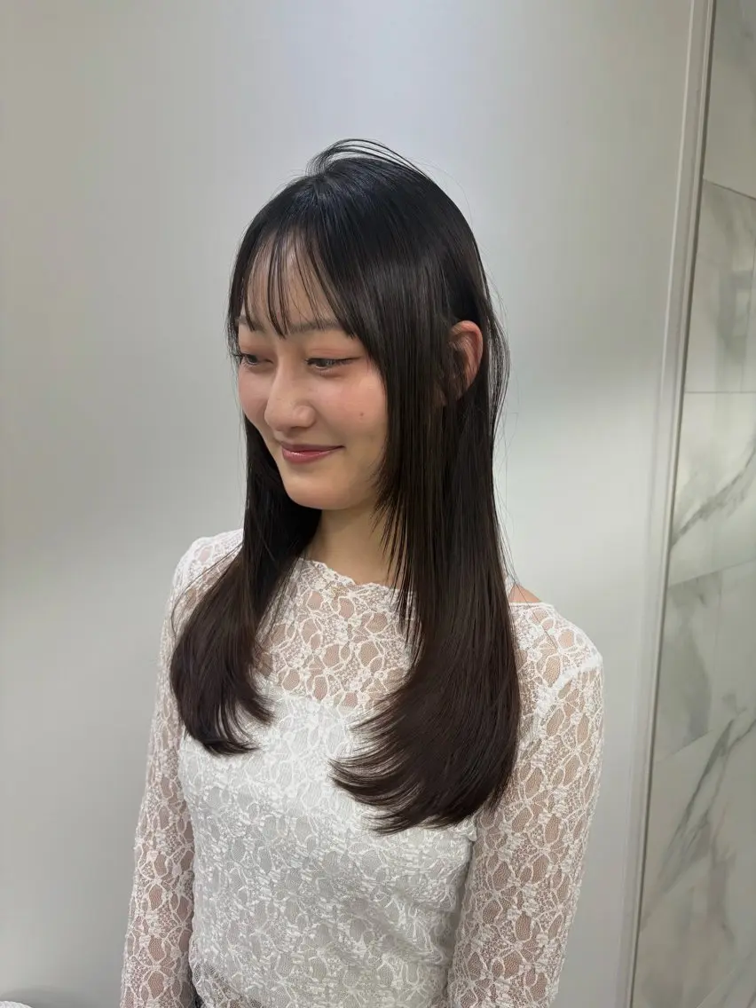 セミロング 韓国風ヘア レイヤーカット 小顔カット RIHO/ 小顔レイヤー/抜け感のヘアスタイル