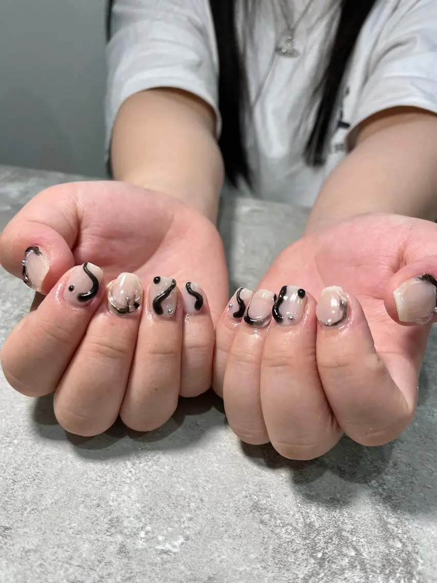 ネイル 持ち込み Raviliss ♡のネイルデザイン