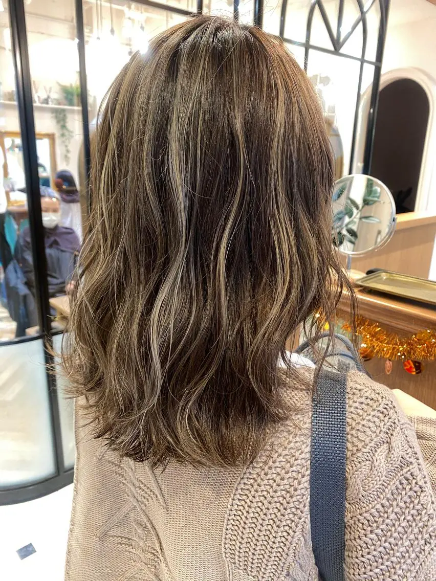 【お洒落さん必見👩🏻🦰】似合わせカット+ケアブリーチハイライト+N.カラー+クイックTR💗の写真