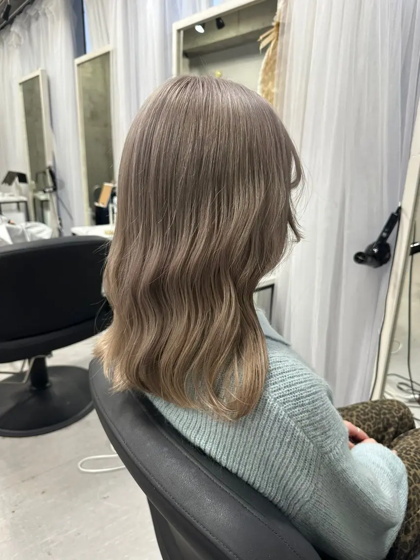 ミディアム カラー ミディアムパーマ ベージュカラー ブリーチ ダブルカラー ハイライトカラー ヘアカラー トリートメント XELM/RUI /高崎/ブリーチ/のヘアスタイル