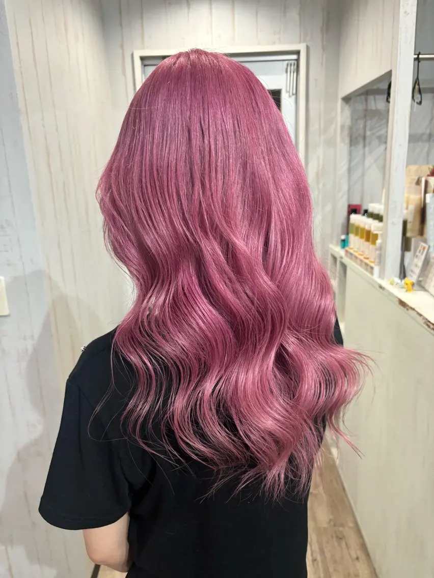 ロング カラー ブリーチ ピンクカラー 桑原 由理のヘアスタイル