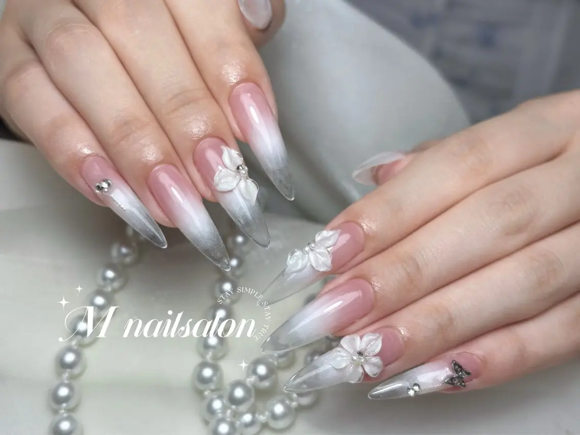 ネイル M🌷nail 長さだし専門店のネイルデザイン