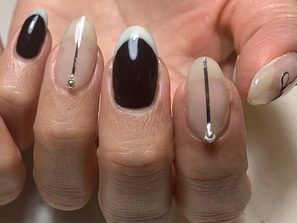 ネイル アートネイル フレンチネイル グラデーション マグネットネイル ミラーネイル is..nail 🌷sonokoのネイルデザイン