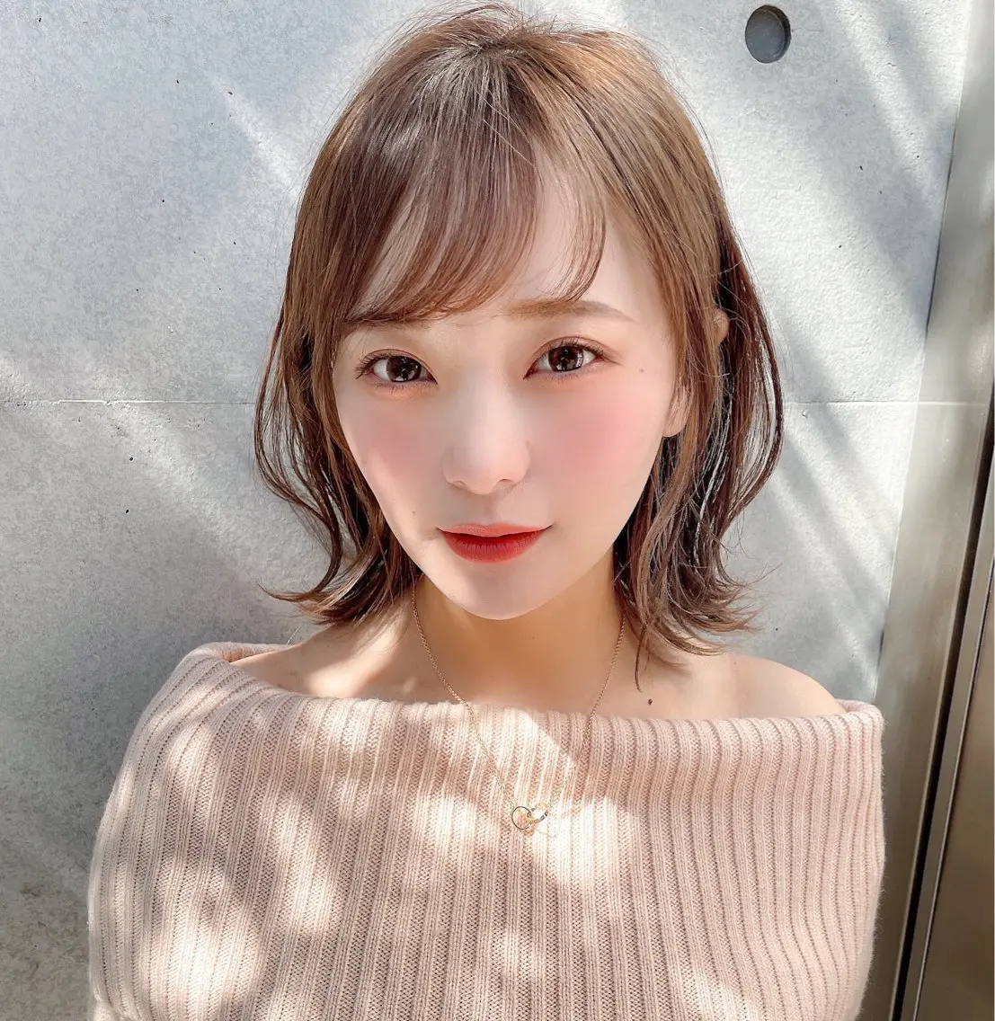 ミディアム カラー 外ハネヘア カット ヘアカラー トリートメント ヘッドスパ 大人かわいい💍🤍 ボブ/ショートボブのヘアスタイル