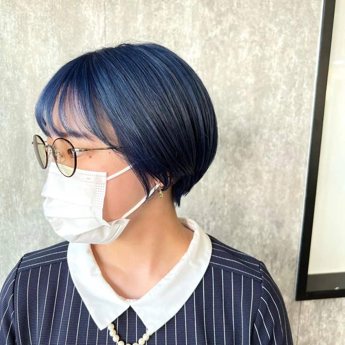 ショート カラー ヘアアレンジ ブルーカラー ネイビーカラー ショートヘア TIDEHAIR SHIHOのヘアスタイル