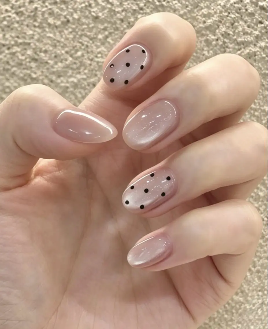 4本ドットネイル➕6本マグネット🧲の写真