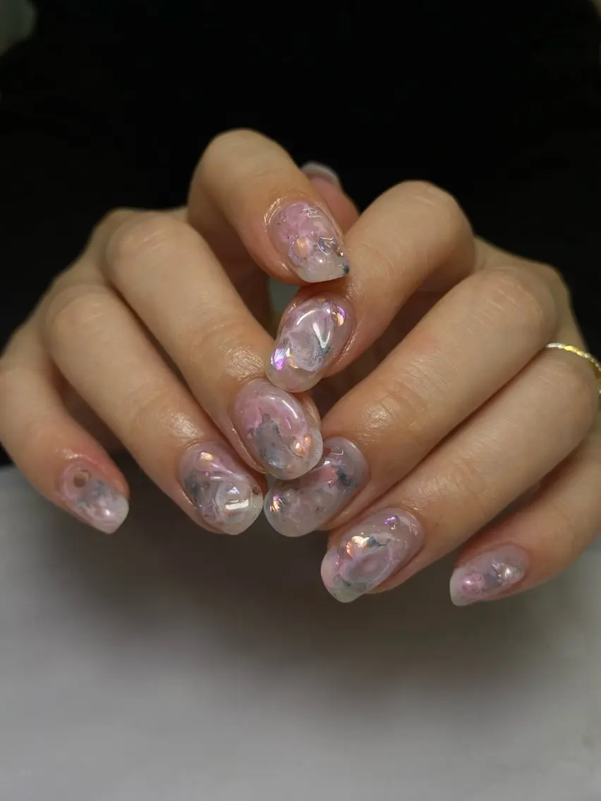 ネイル 成人式 フラッシュネイル フレンチネイル ガーリー キラキラネイル ハンドネイル 草加ニュアンスネイル 🌚hersのネイルデザイン
