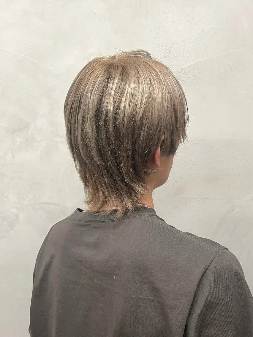 カラー メンズ メンズブリーチ ベージュカラー ブリーチ ホワイトベージュ カット ヘアカラー ⭐️ airi⭐️のヘアスタイル