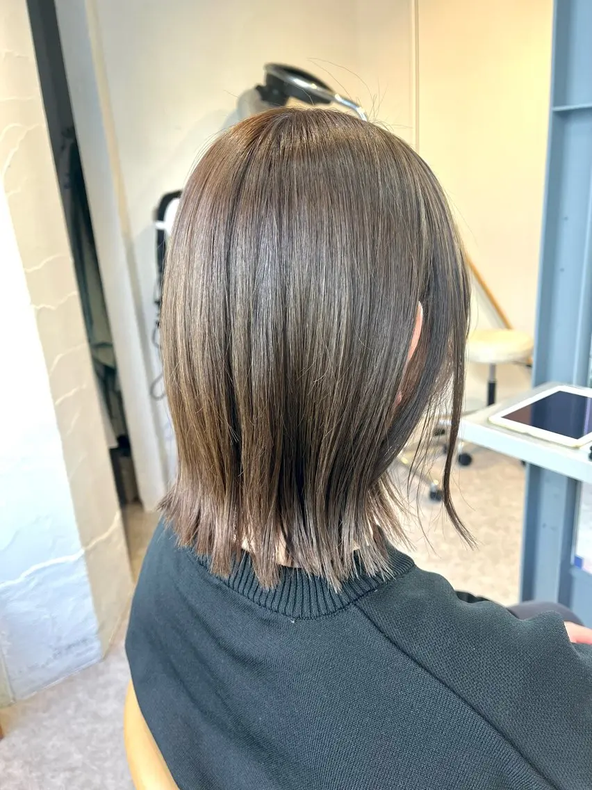 ミディアム カラー カット ヘアカラー トリートメント うしだ かおるのヘアスタイル