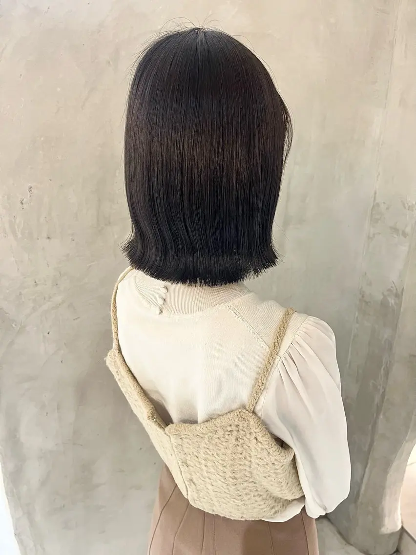 ミディアム 切りっぱなしボブ ボブ 外ハネヘア カット 切りっぱなしボブ/ 艶カラー/綾莉のヘアスタイル