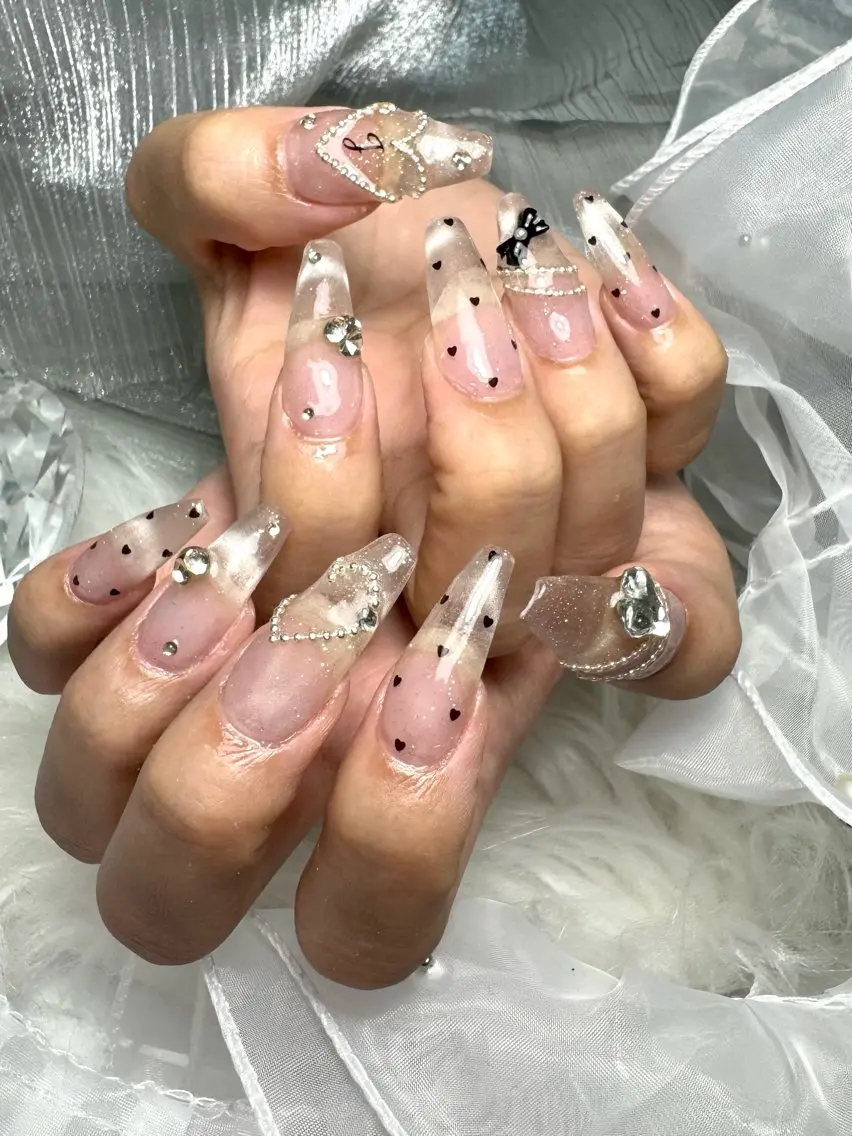 ネイル ハート salon luge あめ🍬のネイルデザイン