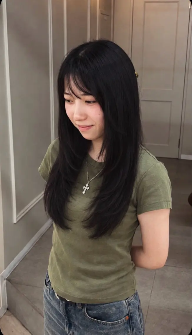 ロング カット トリートメント 広がり抑える縮毛矯正 /髪質改善/issaのヘアスタイル