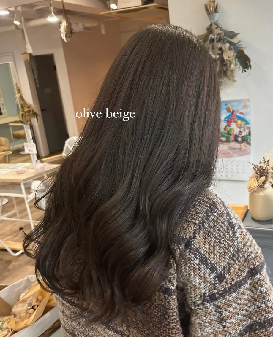 ロング カラー ベージュカラー カット ヘアカラー トリートメント 透明感カラー／ 艶感カラー／RAMUのヘアスタイル