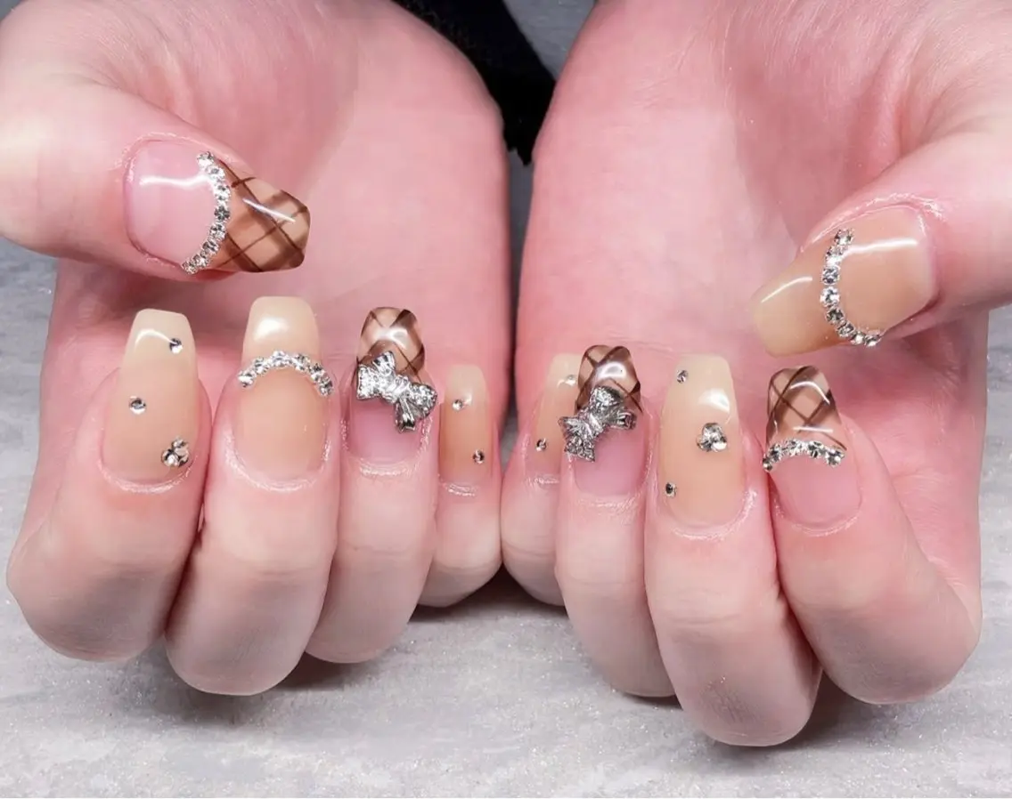 ネイル チークネイル フレンチネイル ジェルネイル マグネットネイル 持ち込み ハンドネイル ╹◡╹MimoEye lash🌻Nailのマツエク・マツパデザイン