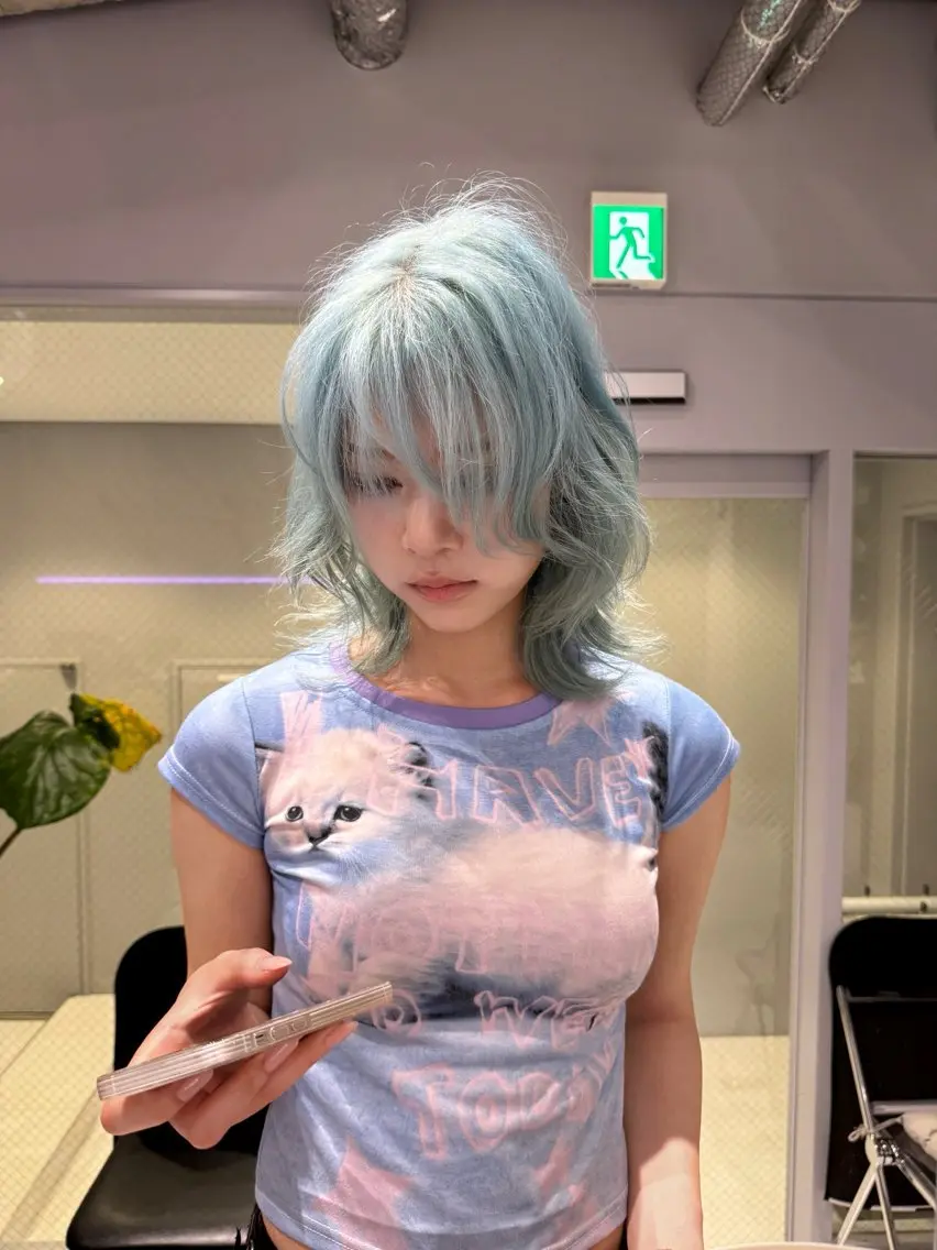 セミロング カラー 新宿レイヤーカット (火)吉祥寺🎀リサのヘアスタイル