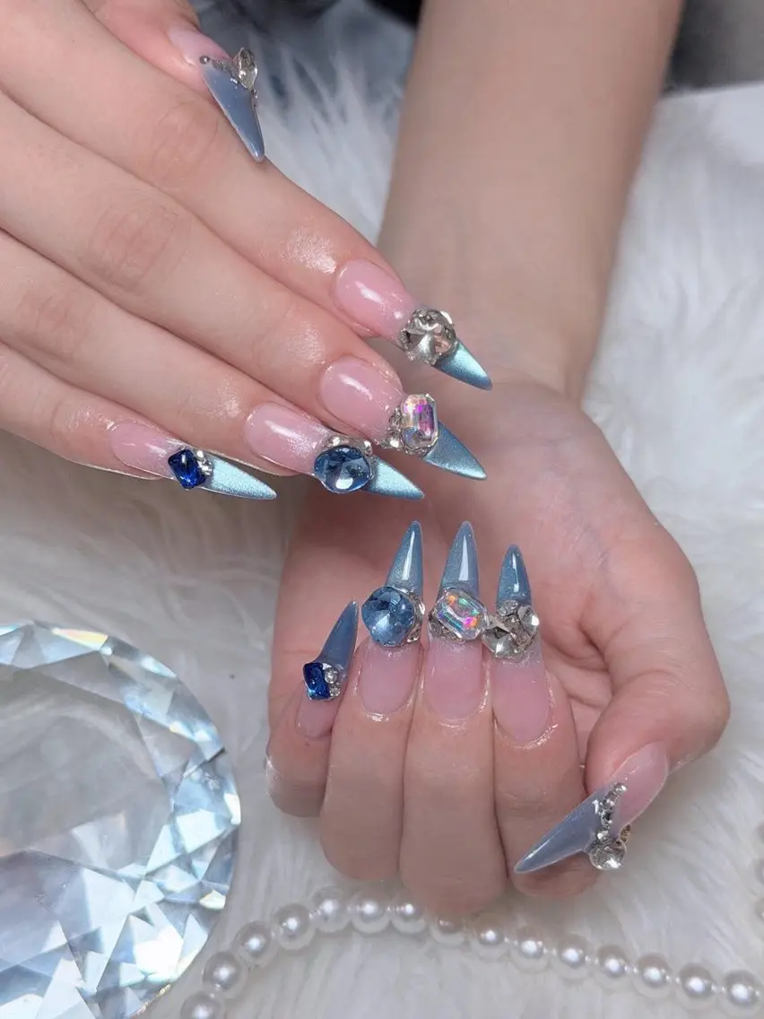 ネイル チークネイル ドット フレンチネイル グラデーション ハート ハンドネイル Julli NailStudioのネイルデザイン