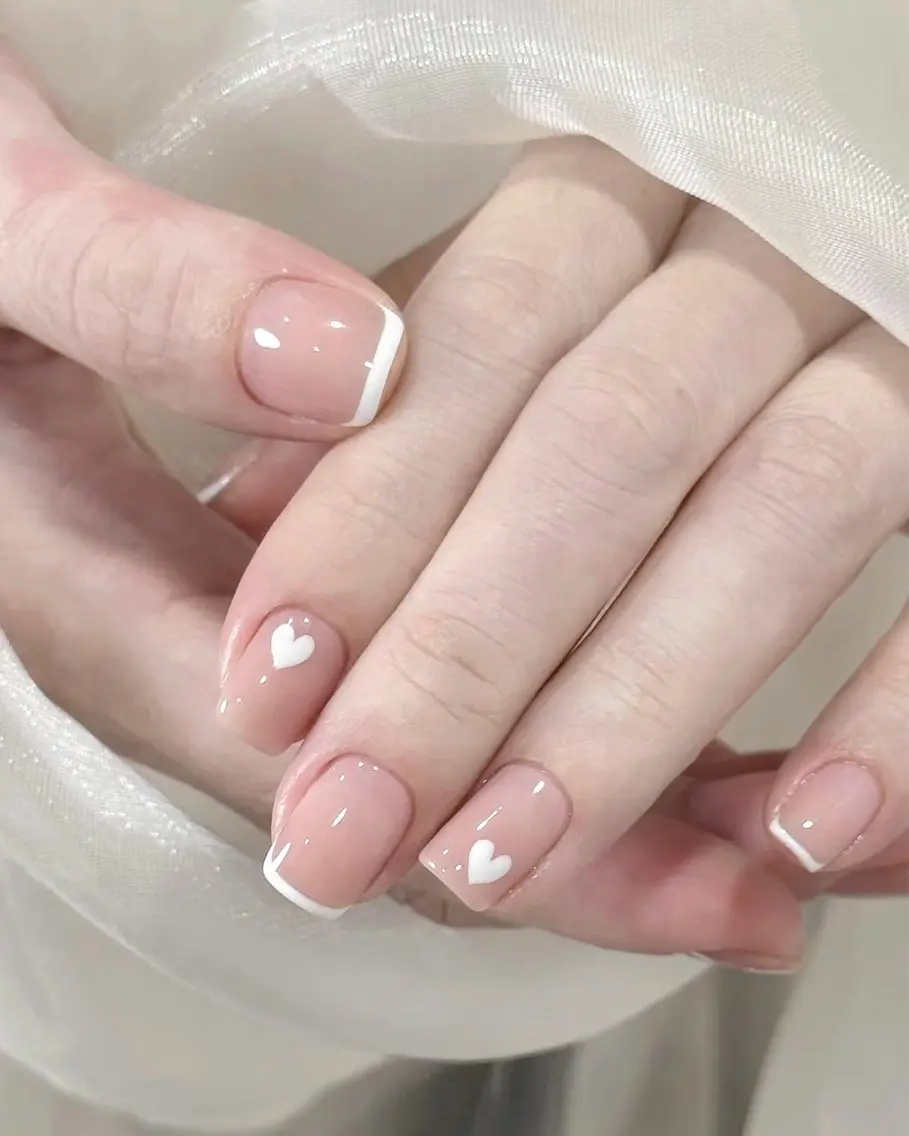 ネイル チークネイル フレンチネイル ハート キラキラネイル 韓国ネイル ハンドネイル Speraネイル 大宮店🎀のネイルデザイン