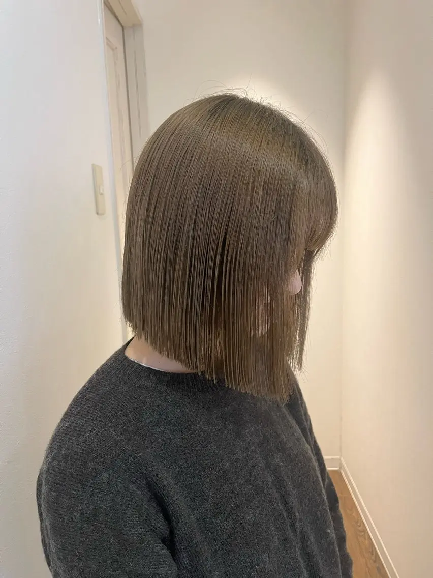 ショート 切りっぱなしボブ ボブ CLIQUE　有木 七虹のヘアスタイル
