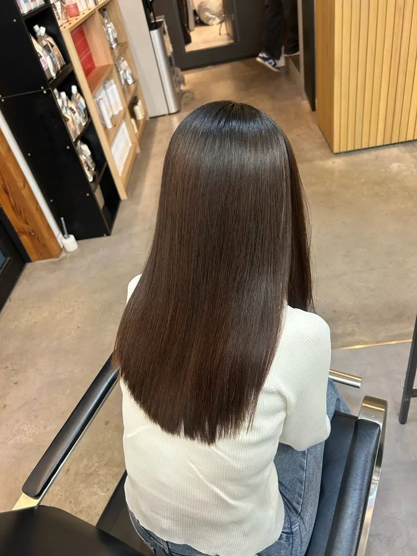 ミディアム 縮毛矯正 トリートメント 縮毛矯正✨/レイヤー /艶カラー✨レオンのヘアスタイル