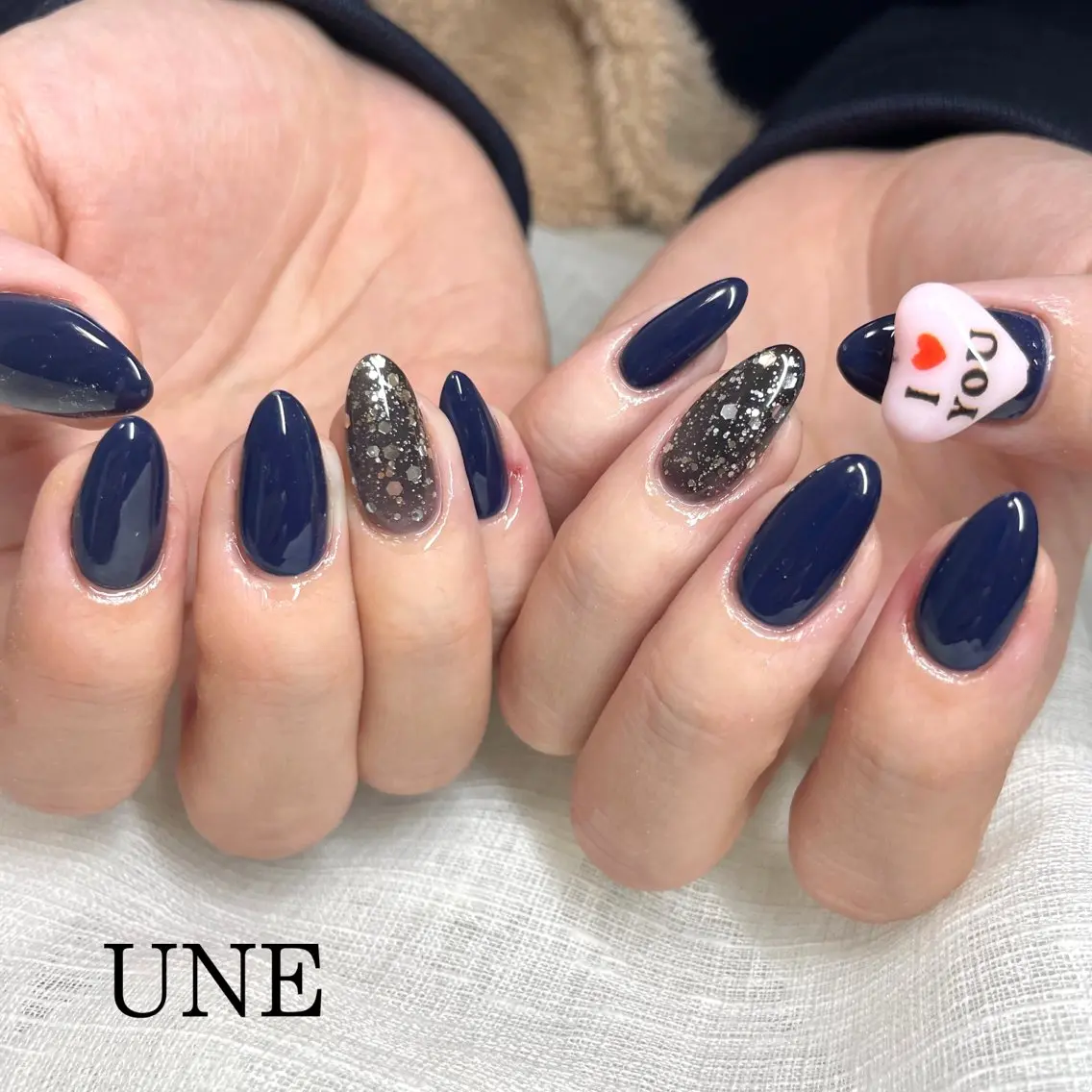 ネイル ネイビー UNE.【ユヌ】 Jr.NANAのネイルデザイン