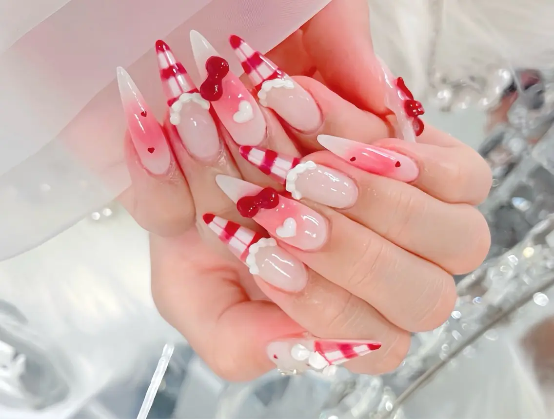 ネイル オーロラネイル チークネイル 桜ネイル クリアネイル ドット ハンドネイル Rin Nail Shinokuboのネイルデザイン